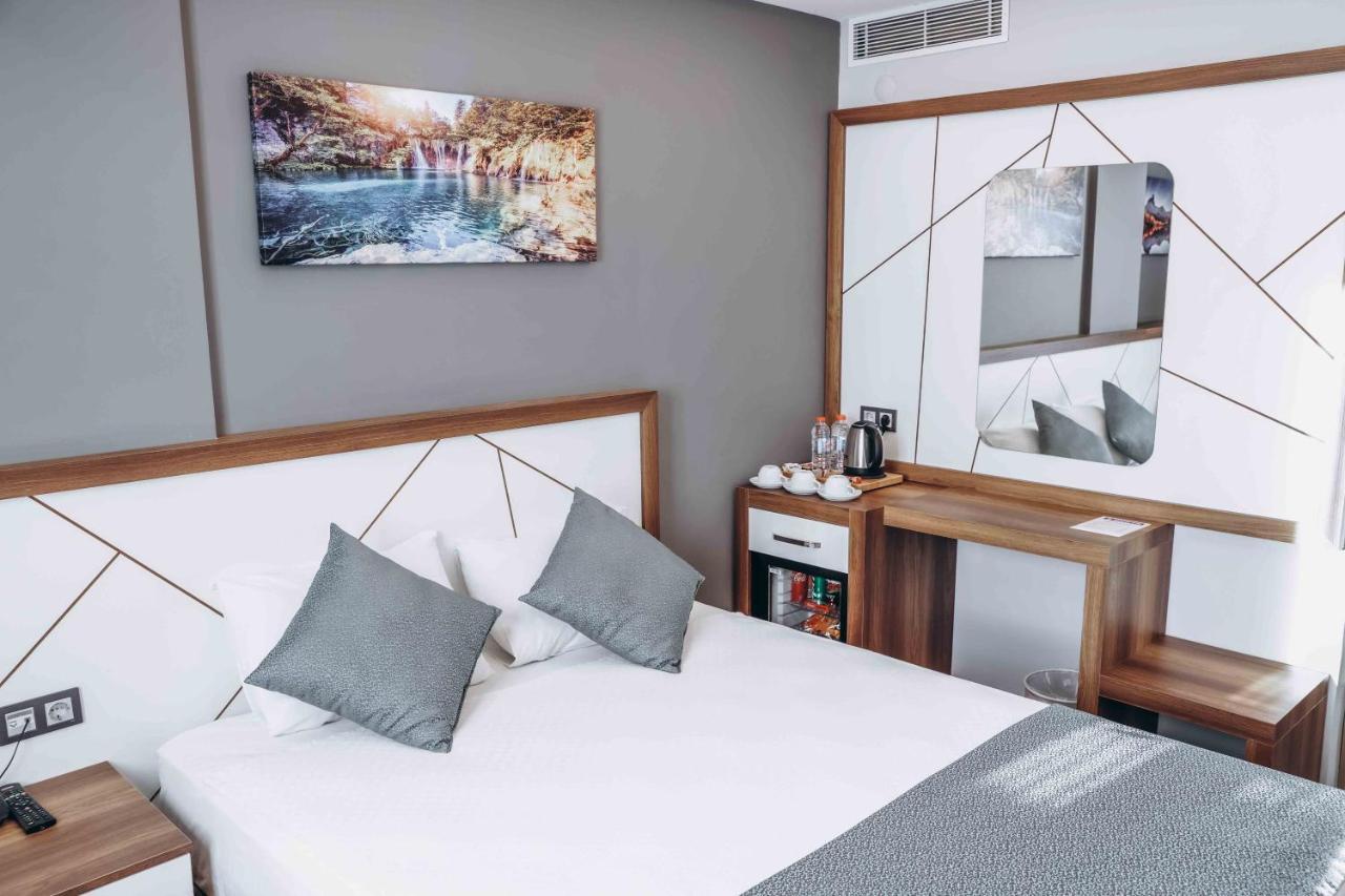 Hakcan Hotel Измир Екстериор снимка