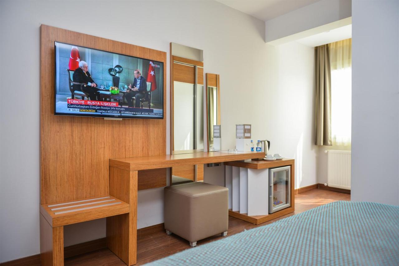 Hakcan Hotel Измир Екстериор снимка