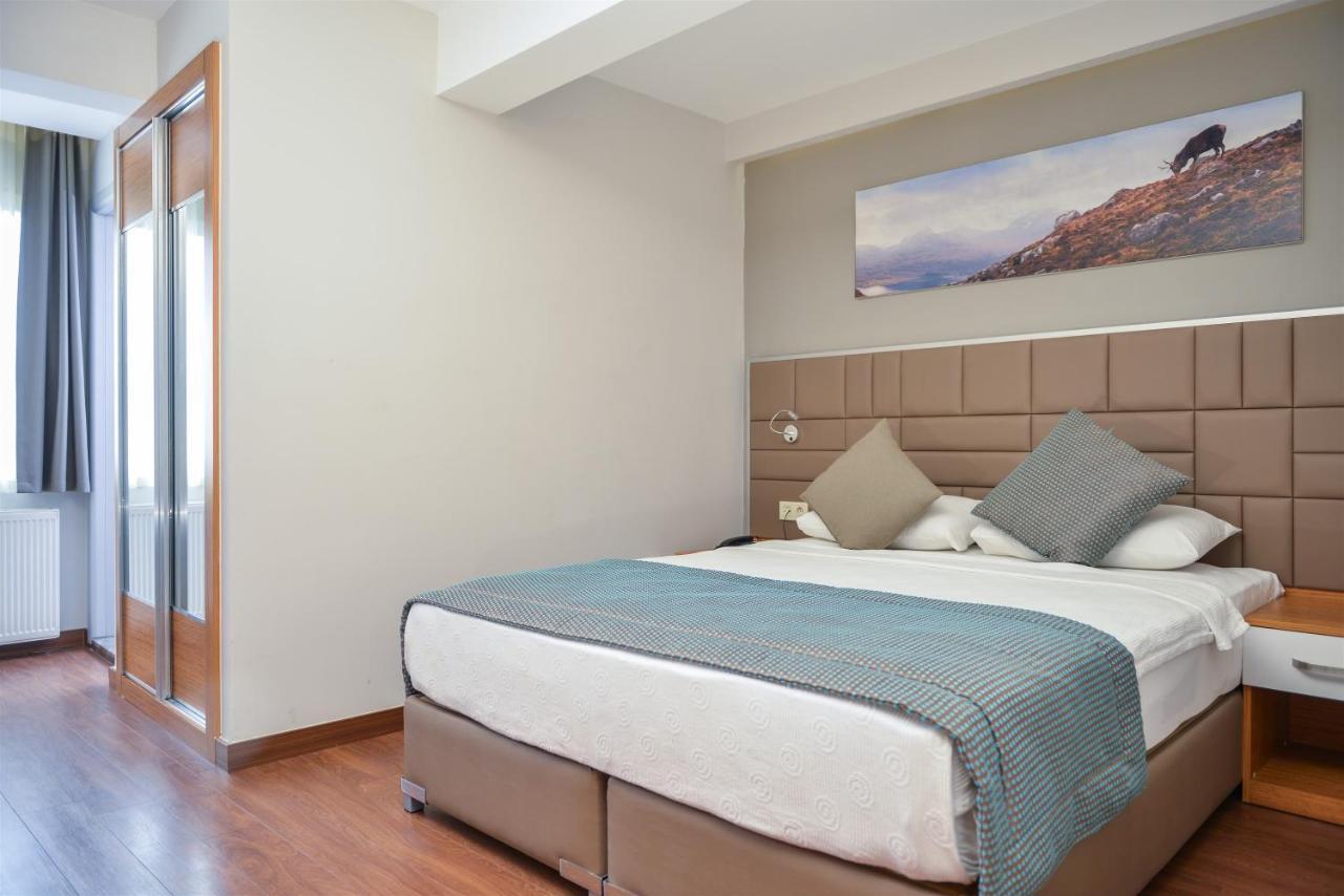 Hakcan Hotel Измир Екстериор снимка